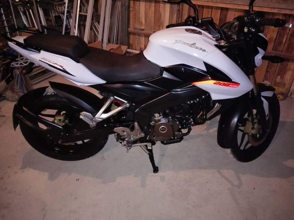 Pulsar Ns 200