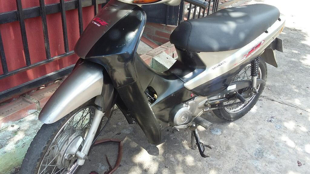 Vendo Moto Biz 2004