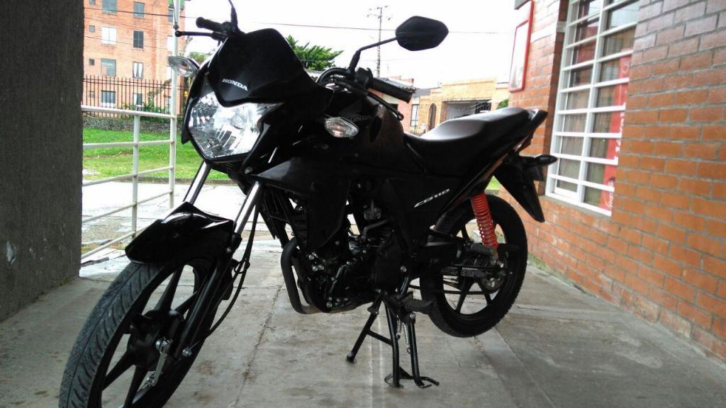 se vende hermosa moto