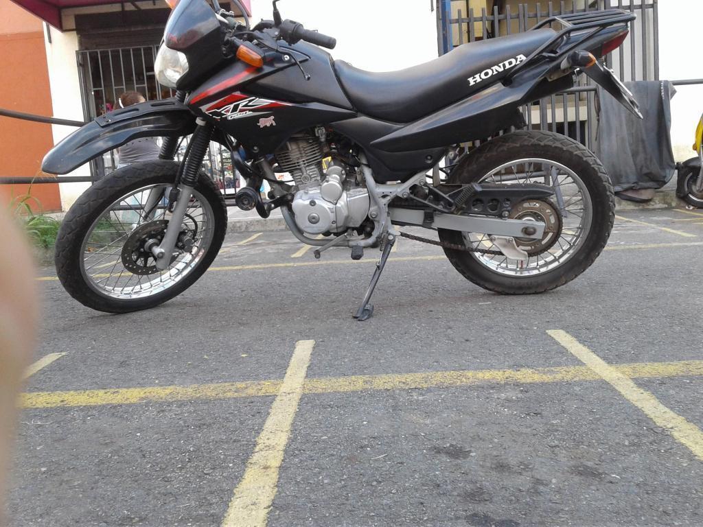 VENDO HONDA XR 125 2012 $3.600.000 INFO:3117709073