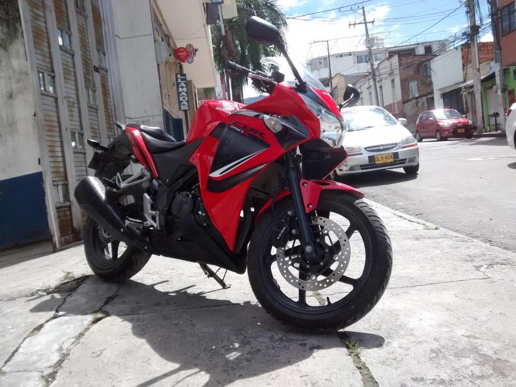 HERMOSA CBR 250 R. Mod. 2016. Vendo o permuto