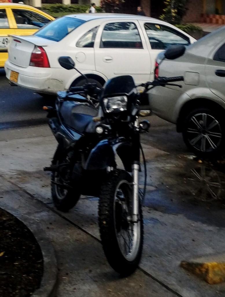 Vendo Moto AKT TTR