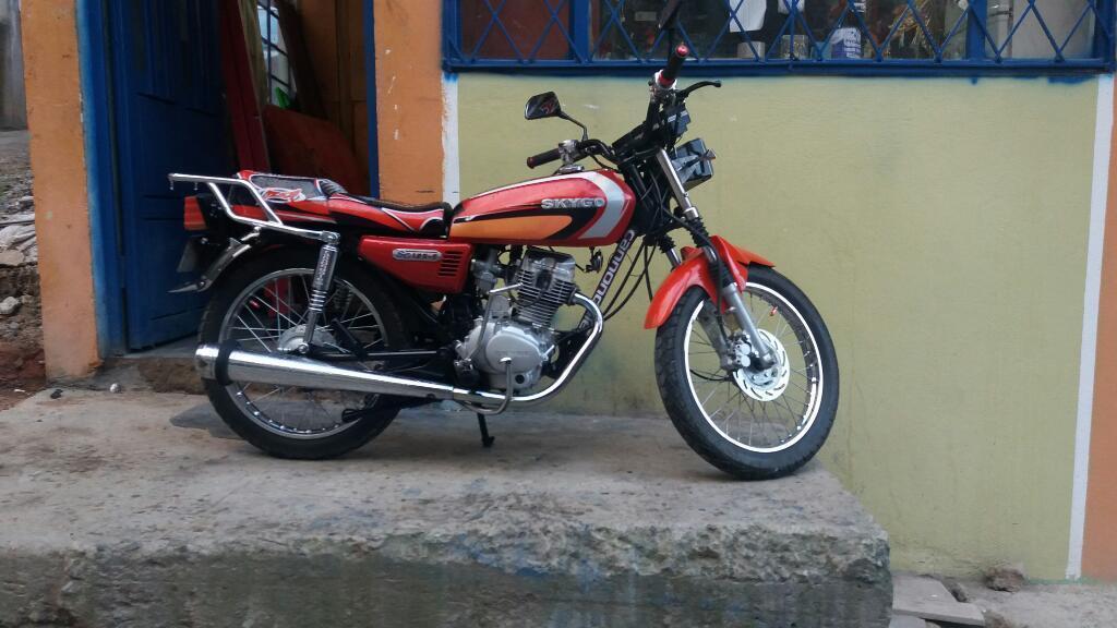 Moto en Excelente Estado