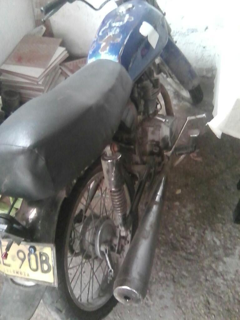 Vendo Moto Akt 125 100,000