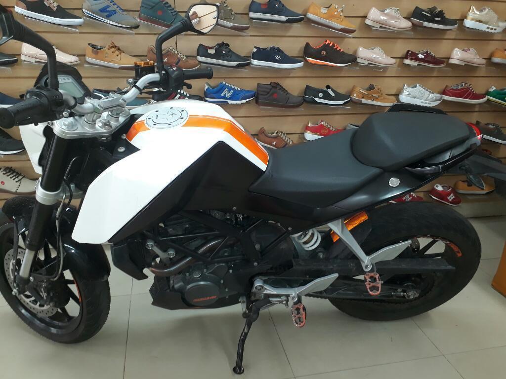 Moto Duke 200