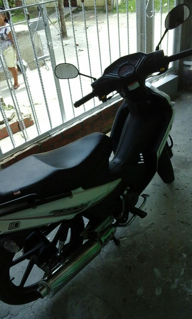 Se Vende Moto Akt Especial Modelo 2016