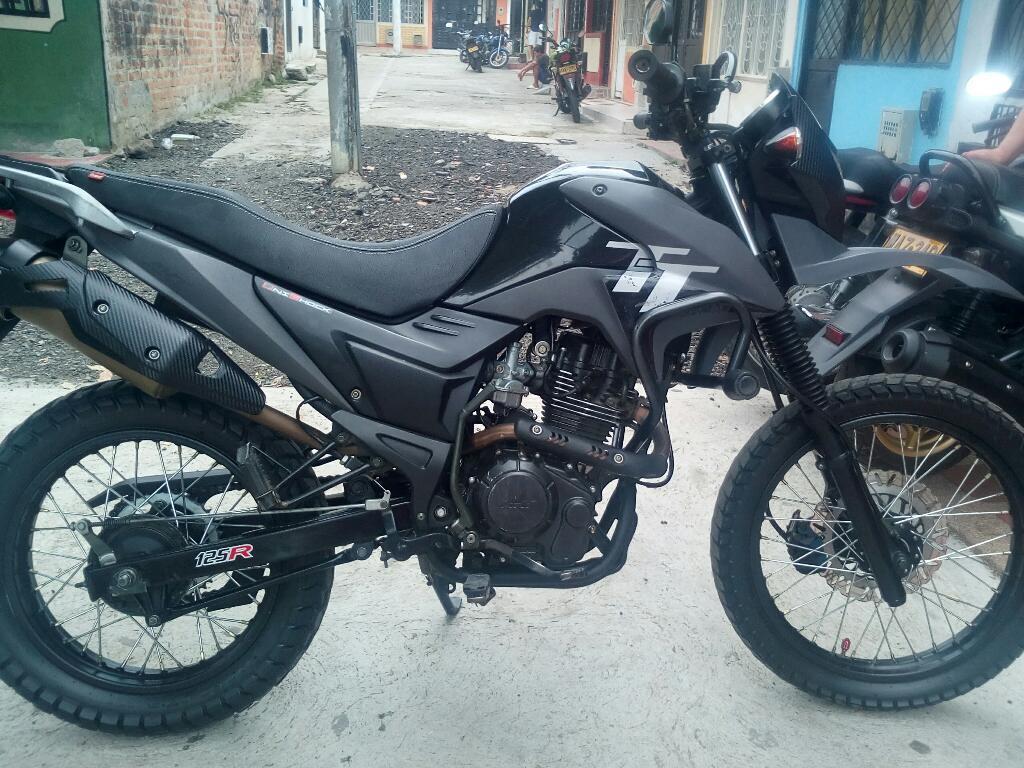 Vendo Moto Akt Ttr125