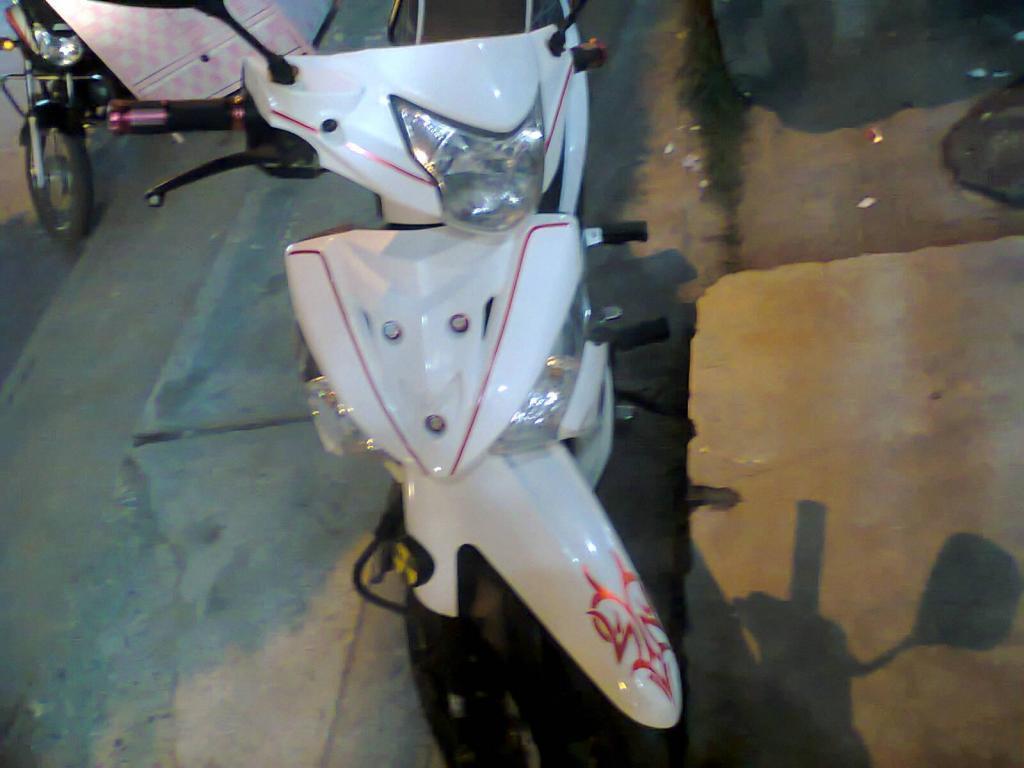 vendo moto excelente estado akt 110 2014