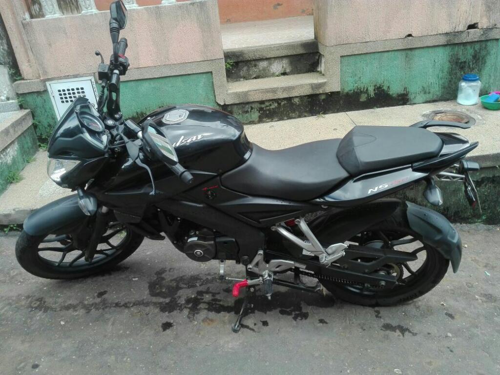 Pulsar Ns 150