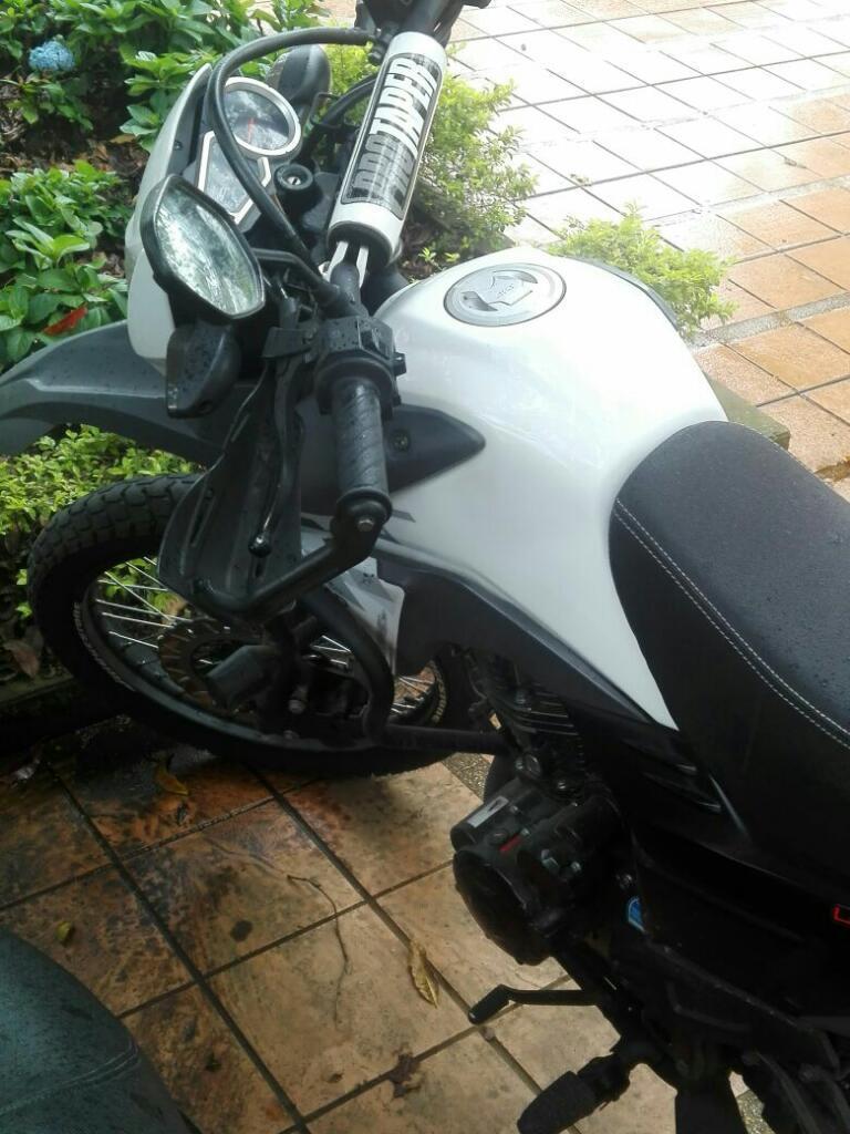 Vendo Akt Tt125 Como Nueva con 11300klms