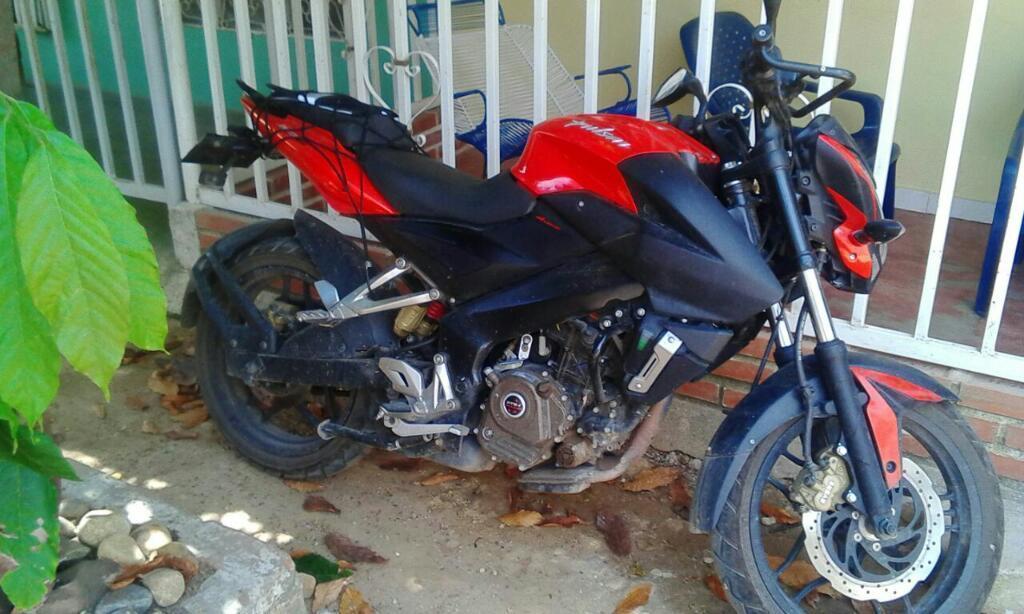 Moto Gomela Pulsar 200