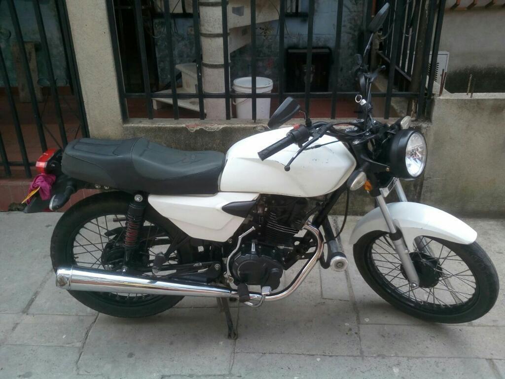 Se Vende Moto Akt 125 Nkd Modelo 2014