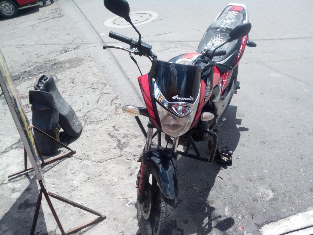 SE VENDE HOMDA CBF150 MODELO 2008
