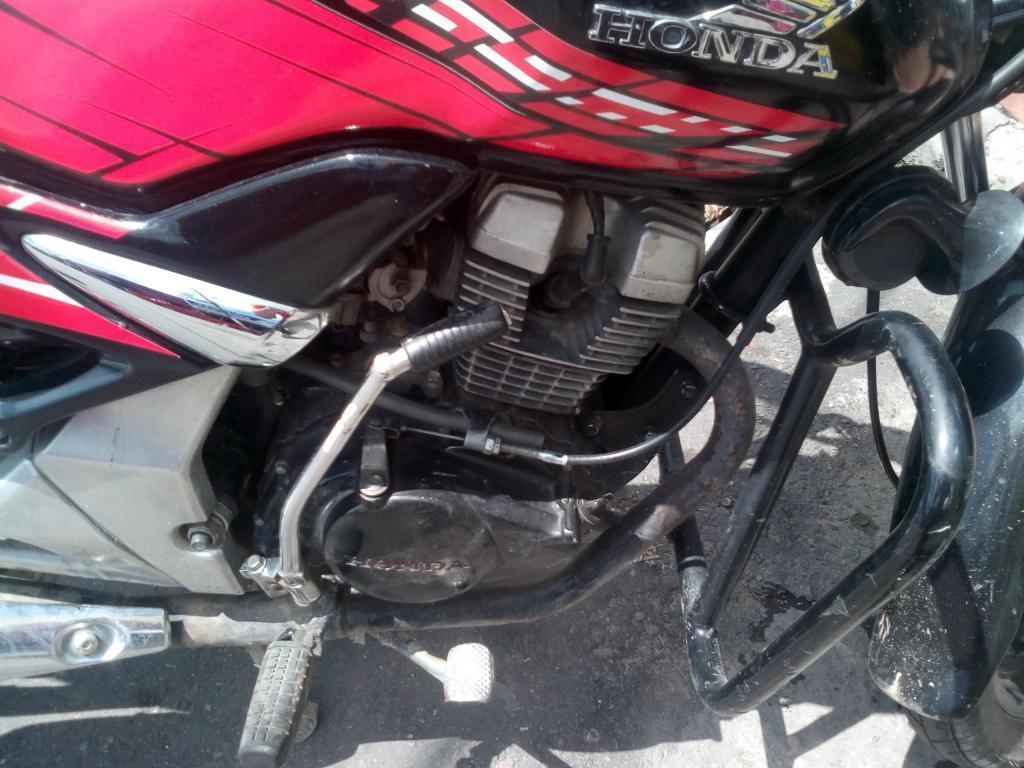 SE VENDE HOMDA CBF150 MODELO 2008