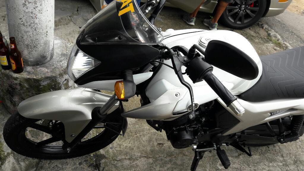 Se Vende Moto Yamaha Szr 2014