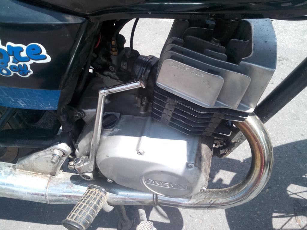 VENDO AX100 MODELO 2006 PAPELES AL DIA