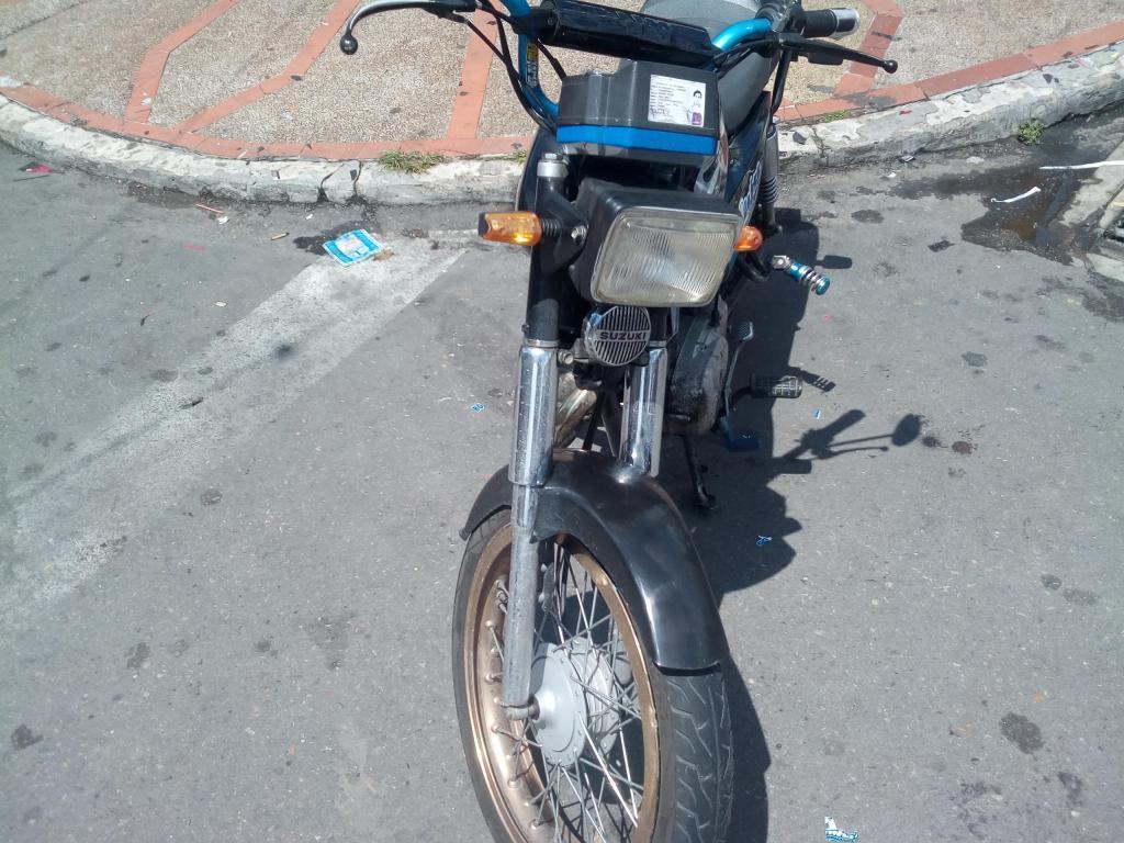 vendo moto AX100 PAPELES AL DIA MODELO 2006