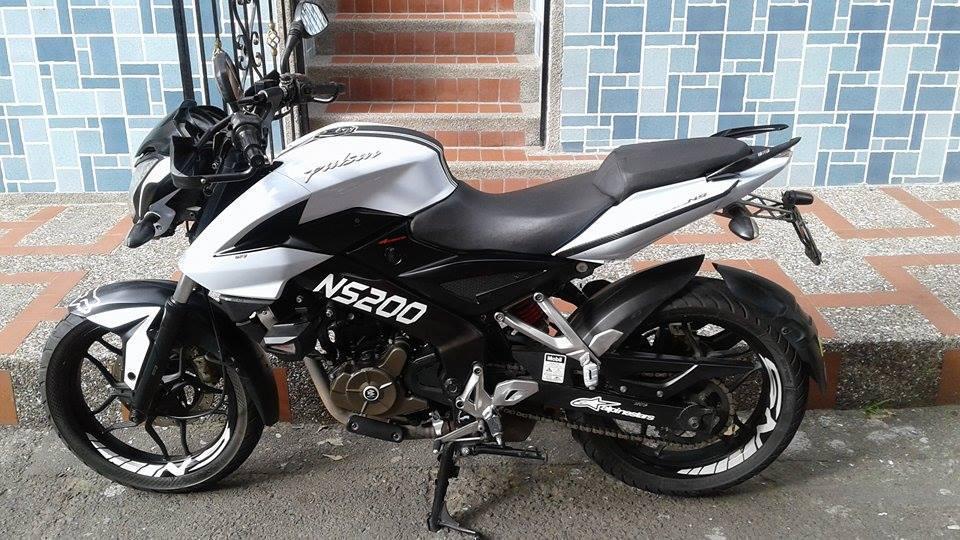 PULSAR 200 NS