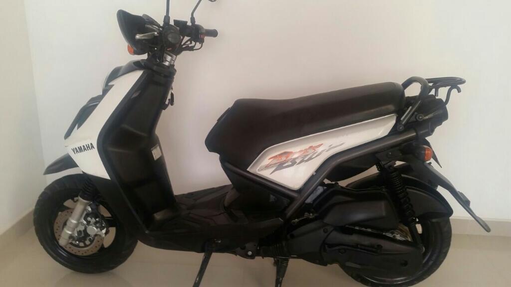 Vendo Moto Bwis