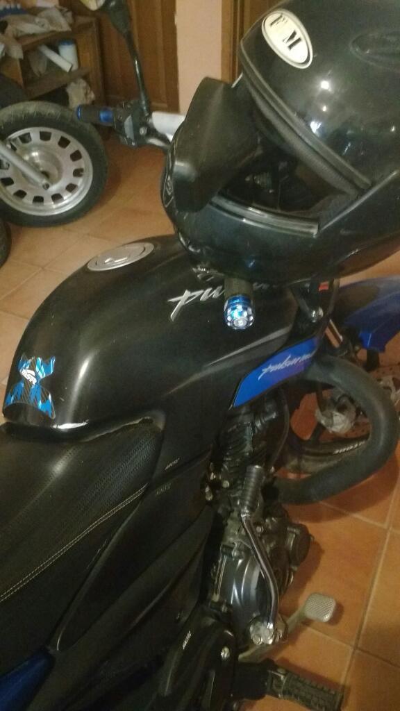 Vendo Moto Pulsar 135 en Buen Estado