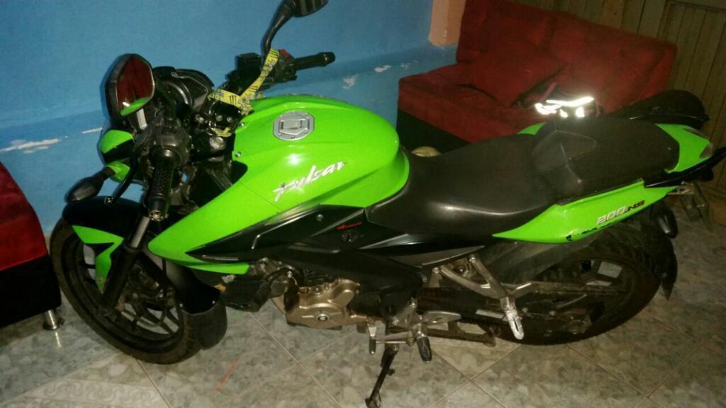 Moto Pulsar 200