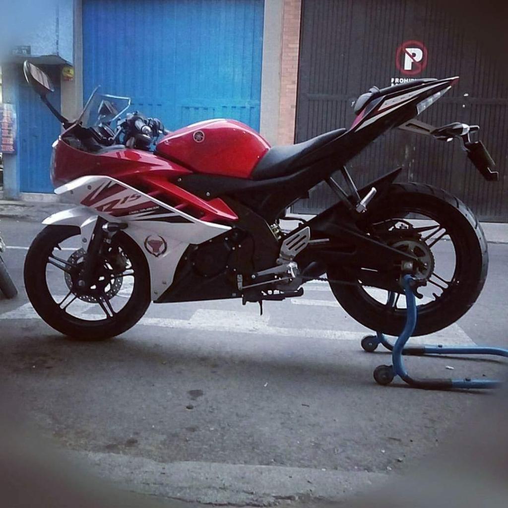 YAMAHA R15 MODELO 2017 9.000 KM