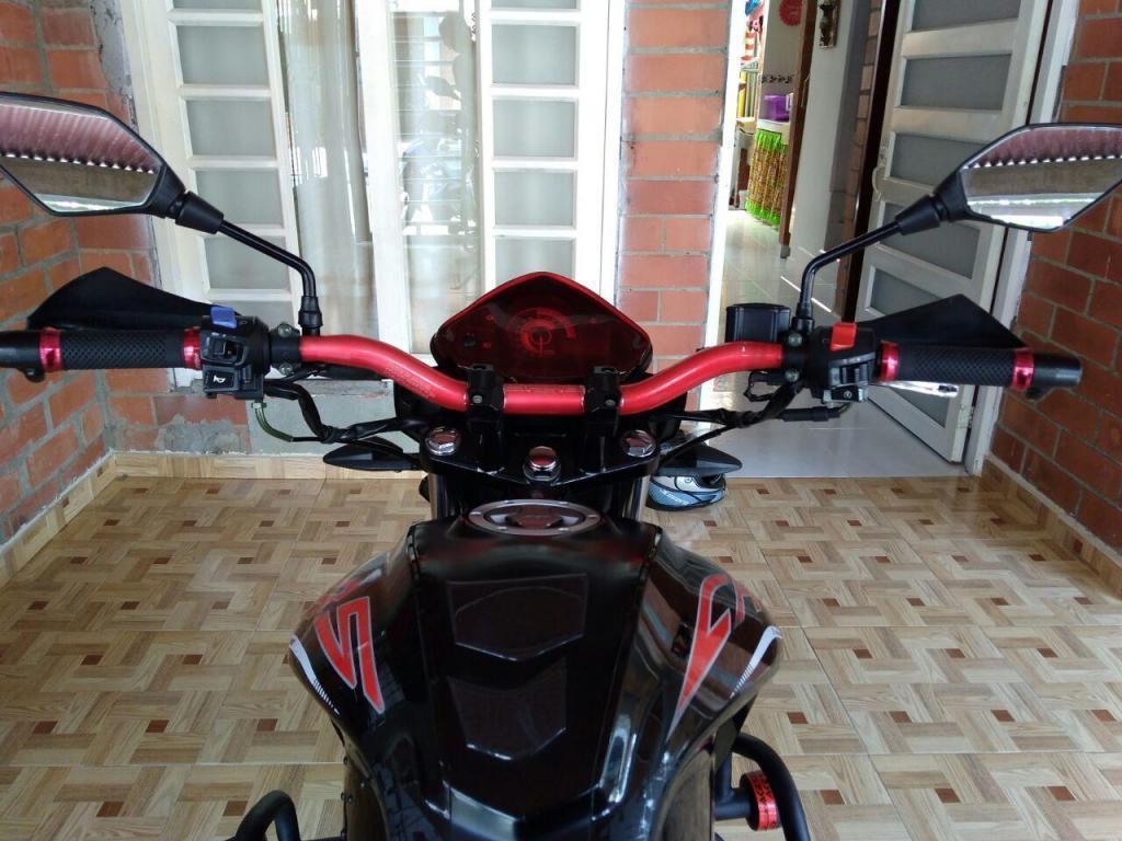 SE VENDE O SER PERMUTA POR SEÑORITERA AKT CR5 2016