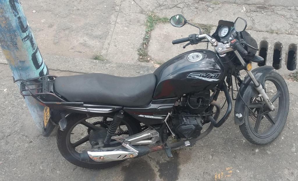 Vendo AKT Evo 125cc único dueño buen estado