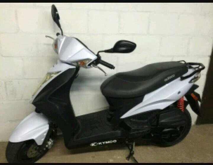 se vende moto kymco solo tarjeta