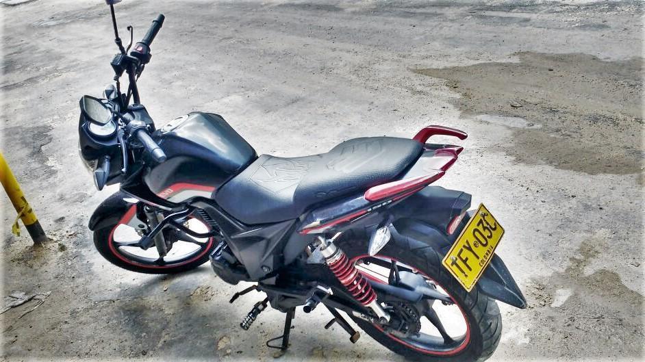 AKT EVO R3 150 CC MODELO 2015 SEGURO Y TECNOMECANICA VIGENTES HASTA MAYO DE 2018 11 MESES