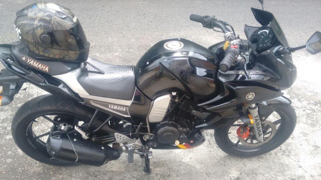 SE VENDE YAMAHA FAZER