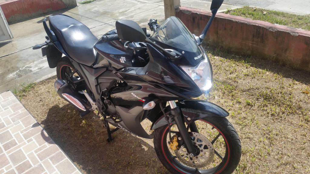 Se vende Suzuki Gixxer sf 155 negra