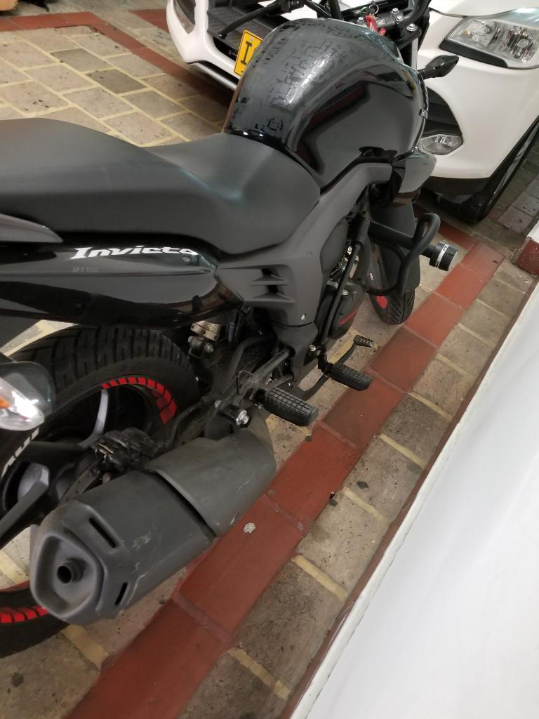 Vendo Hermosa Invicta Como Nueva 5.000 K