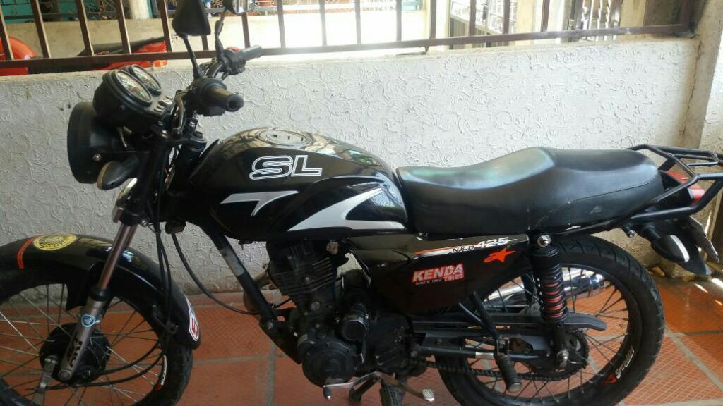 Bonita Akt Sl 125 Colombiana con Gases