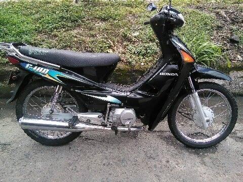 vendo moto honda c100 modelo 2008