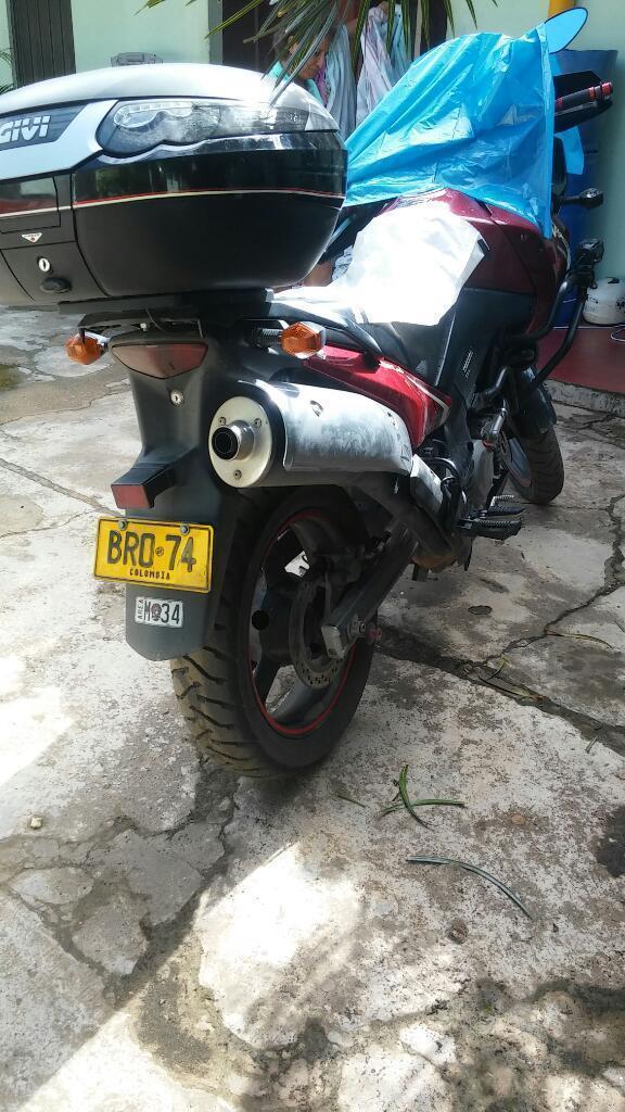 Vendo Moto Suzuki Vstron 650