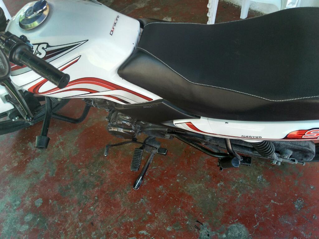 Vendo Moto Akt Modelo 2015