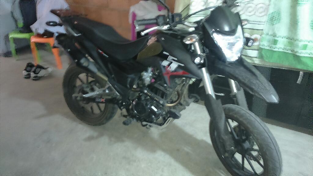 Vendo Moto Skt 180