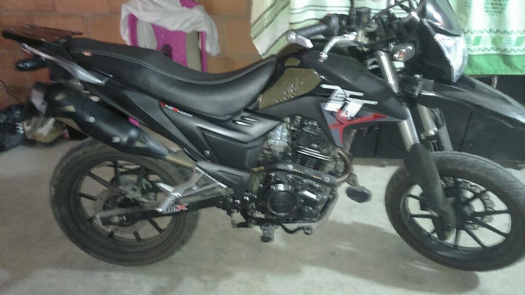 Vendo Moto Skt 180