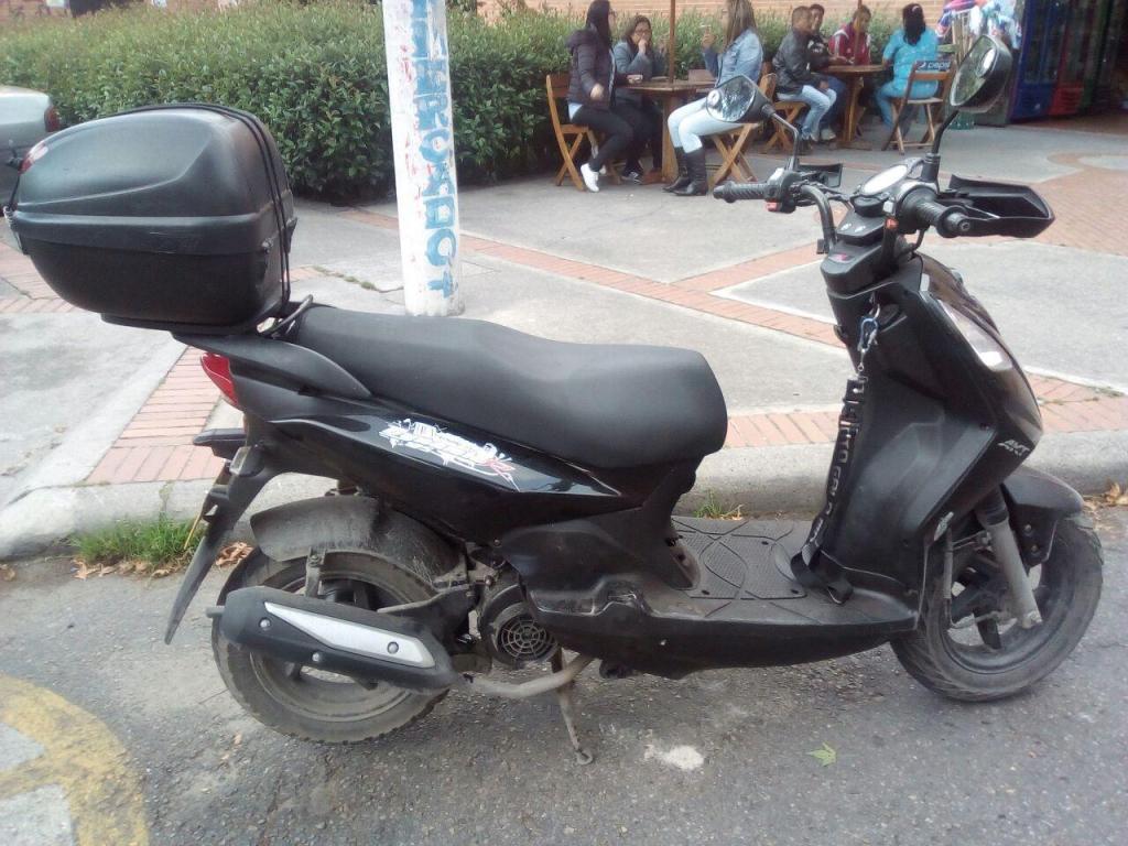 VENDO GANCA MOTO AKT DINAMIC 125/MODELO 2015