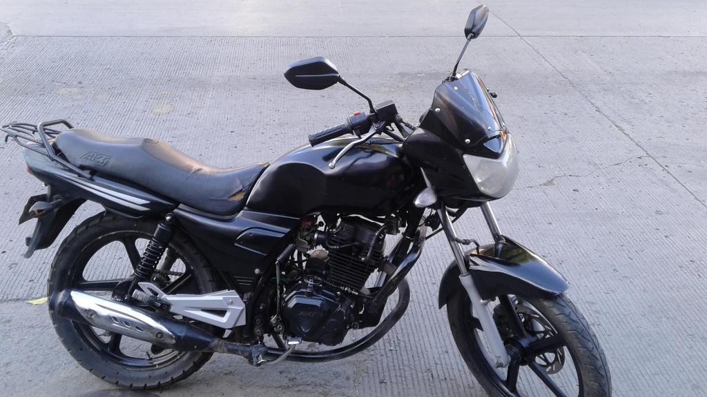 AKT EVO 125 NEGRO MODELO 2010 FUL MOTOR VALLUNA PAPELES AL DIA SIN MULTAS