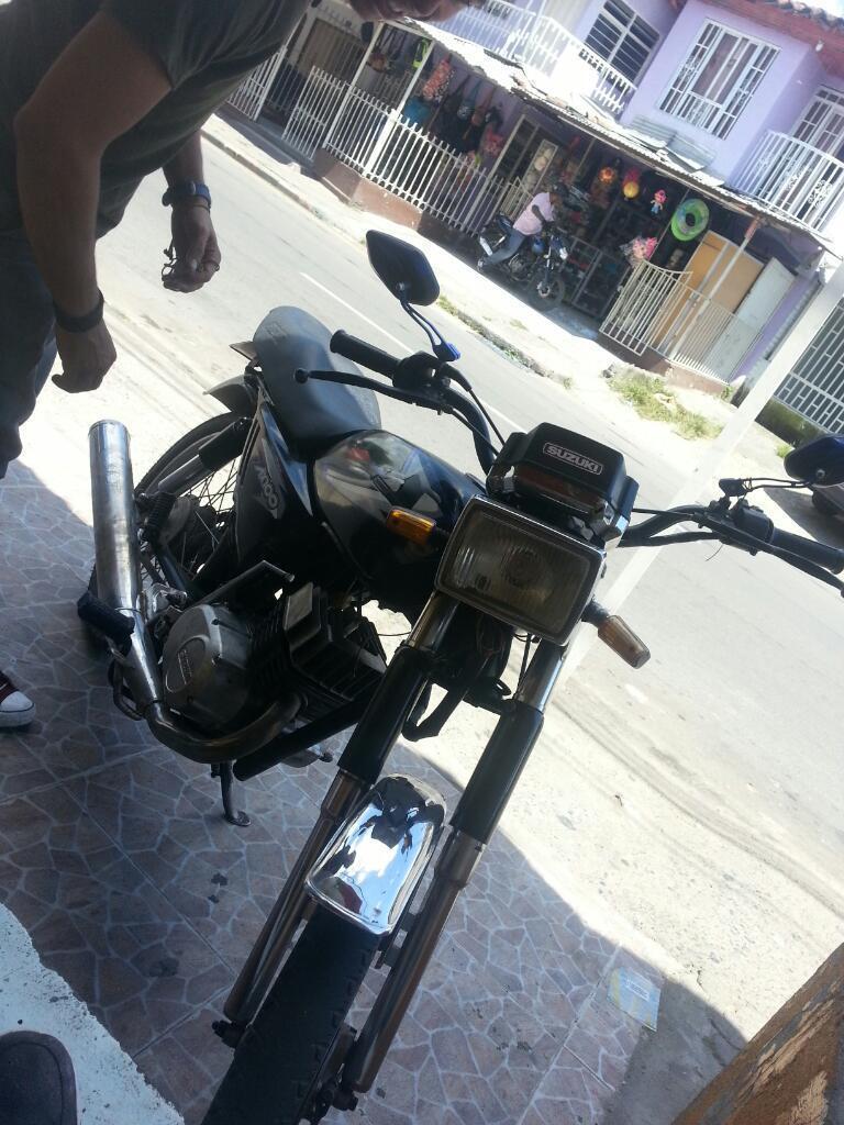 Moto Ax100