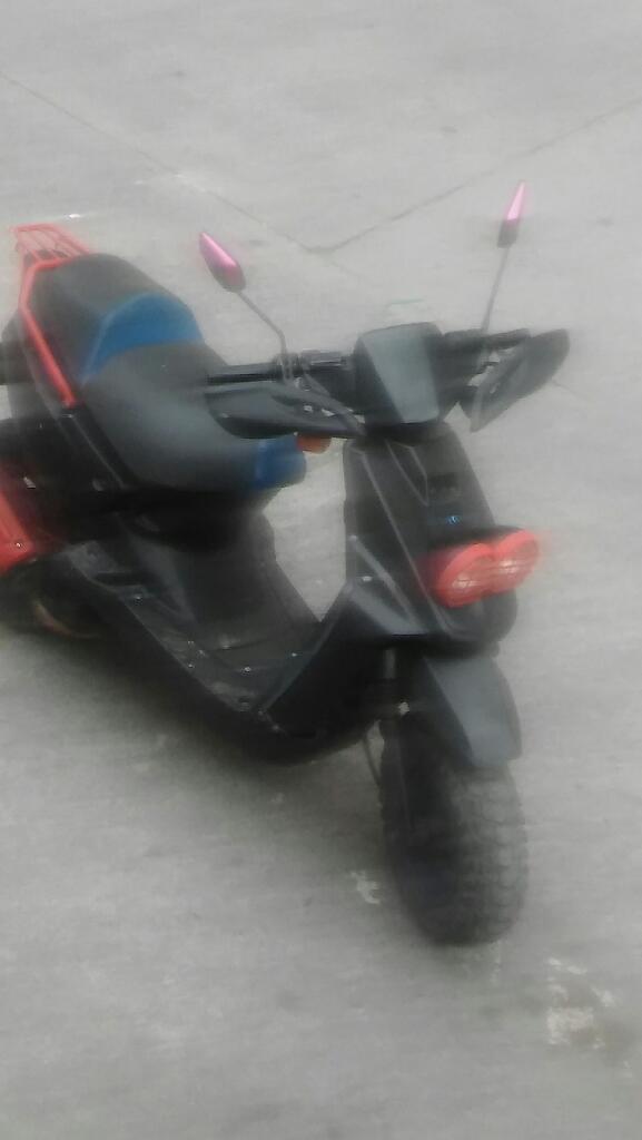 Vendo Moto Yamaha 2005