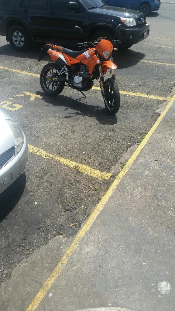 Moto Hj Suzuki en Exelente Estado