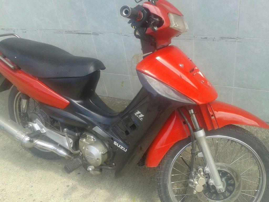 Moto Suzuki Viva115