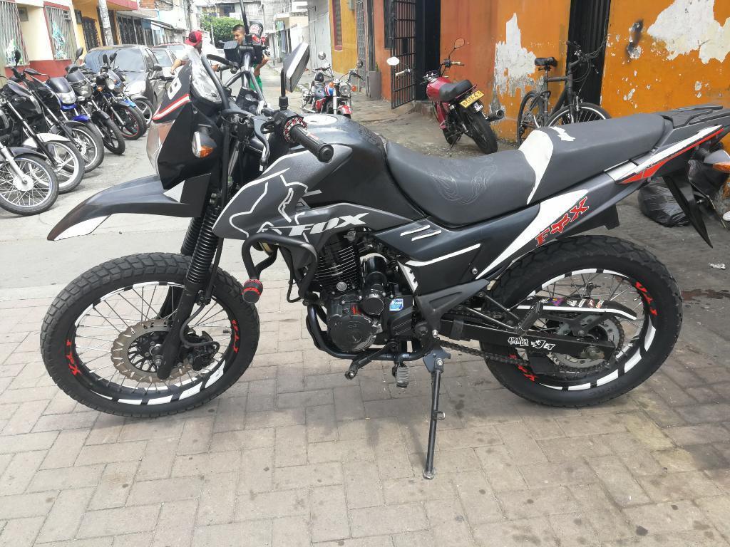 Vendo Hermosa Akt Ttr 125 Modelo 2015