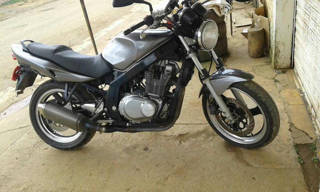 Vendo Hermosa Suzuki Gs 500