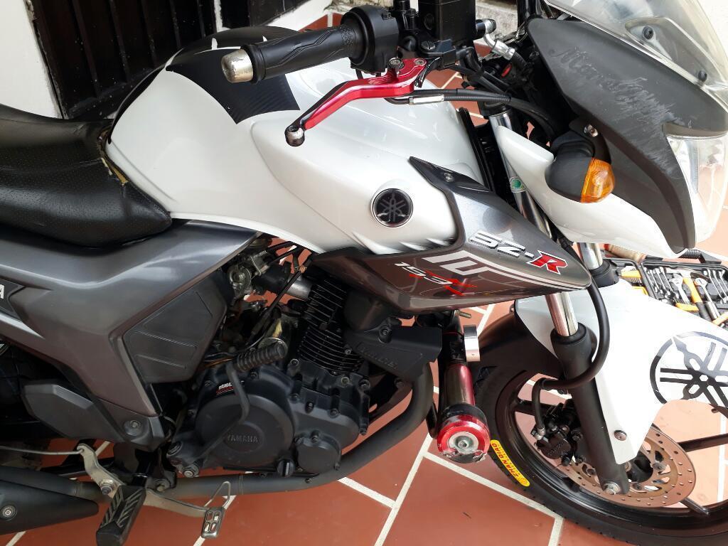 Vendo Moto Yamaha Szr 150 Midelo 2015