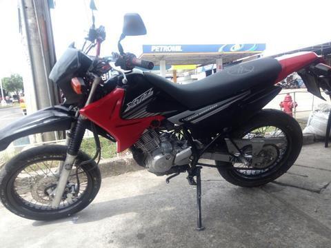 Vendo Moto Yamaja 125 Modelo 2012