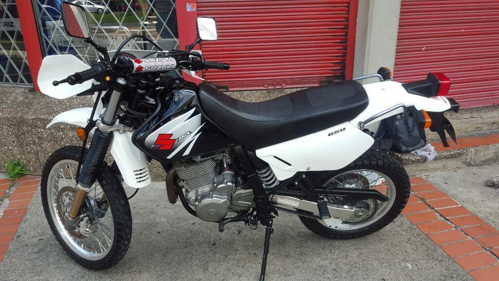 Vendo Suzuki Dr 650. Mod 2017 .4300 Km